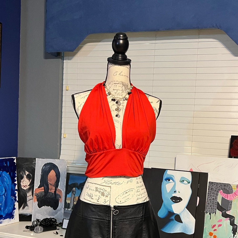 🖤 Red VETIOR Top ❤️